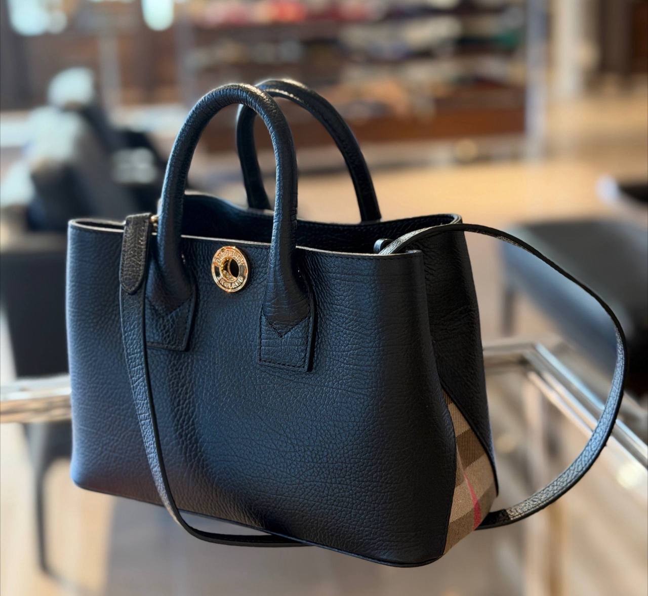 Кожаная сумка Burberry BURBERRY OUTLET