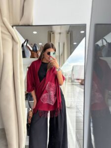 Палантин женский со стразами LEATHER