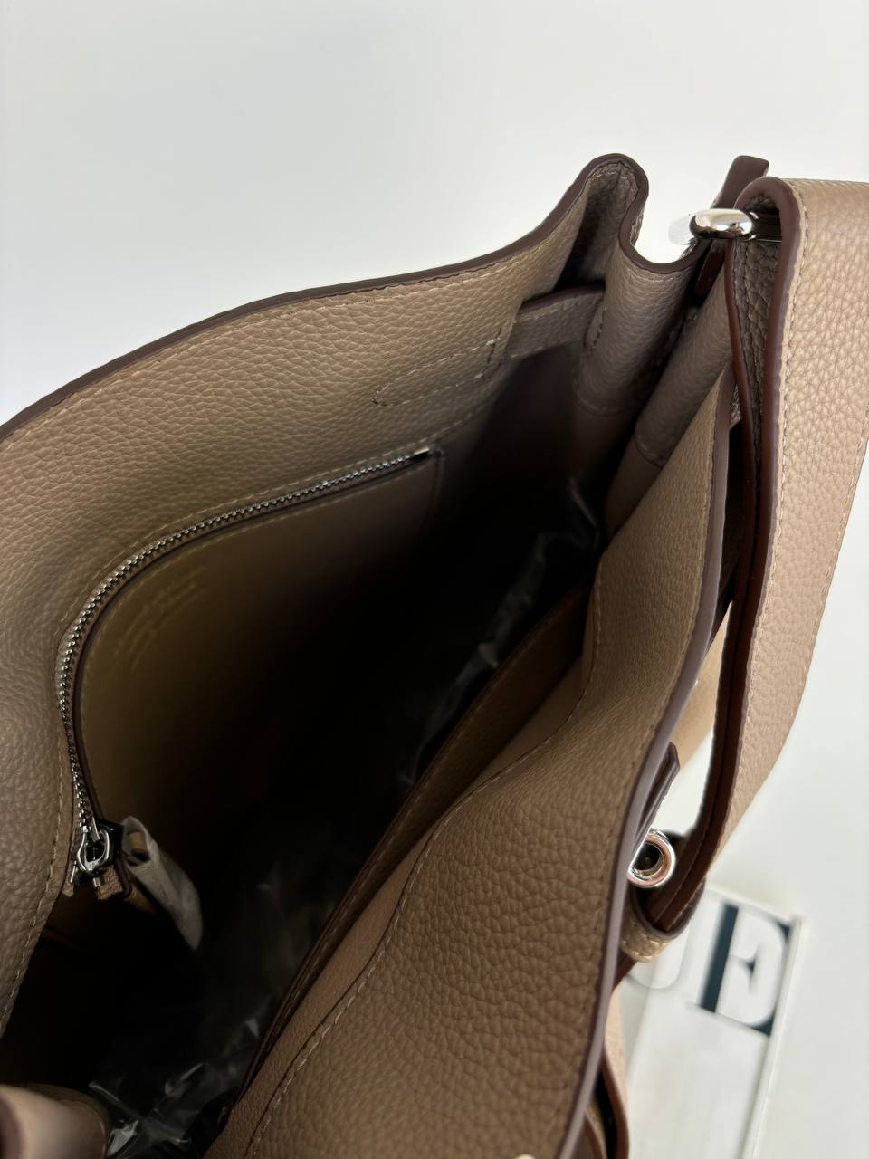 Кожаная сумка на плечо LEATHER