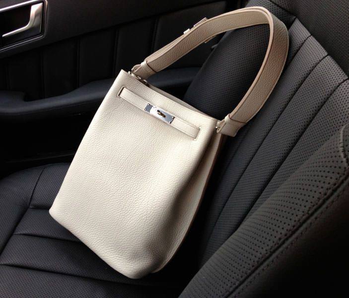Кожаная сумка на плечо LEATHER