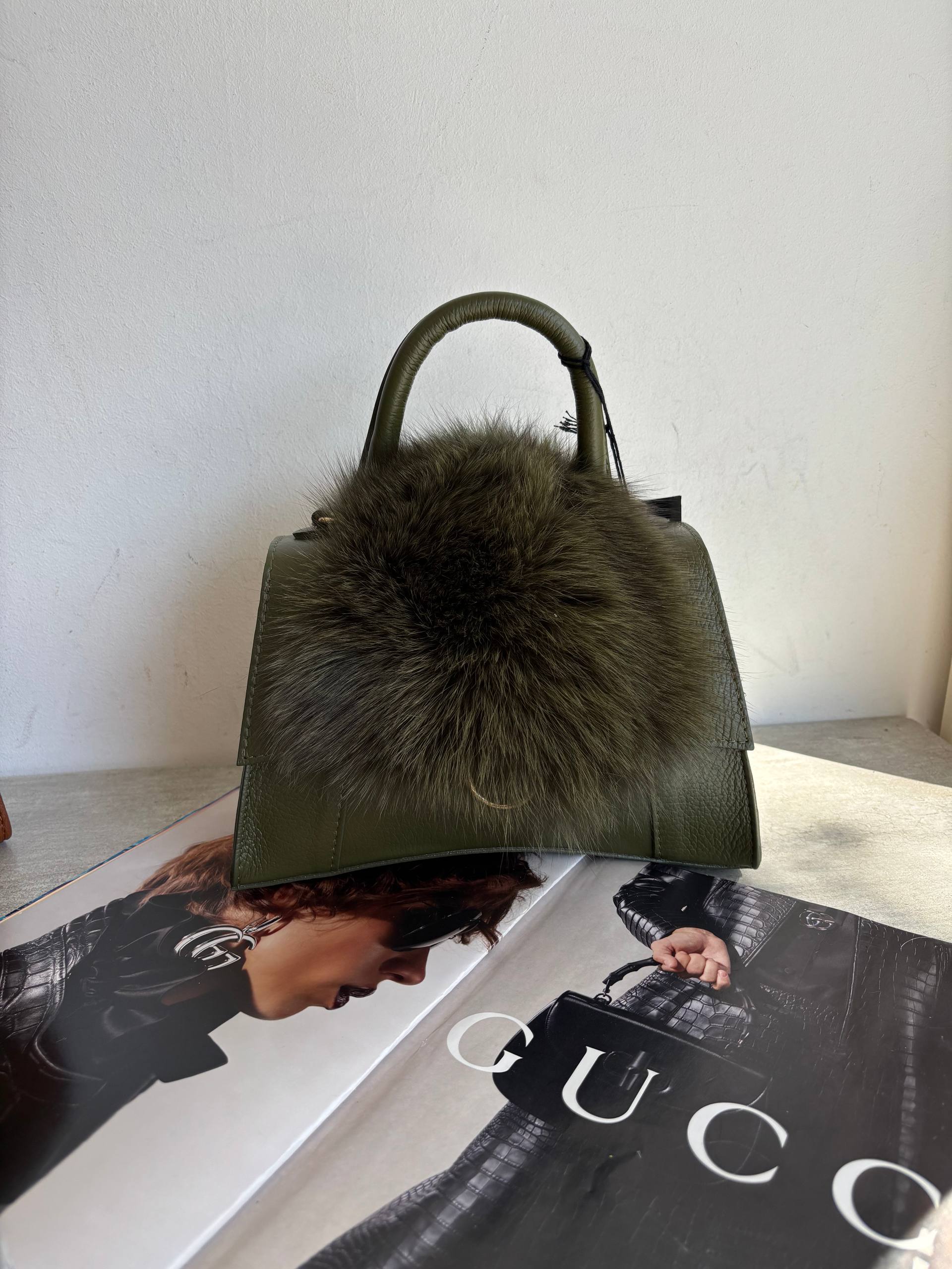 Кожаная сумка с мехом LEATHER