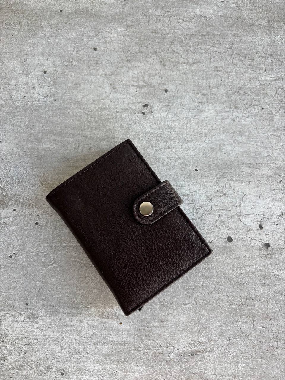 Кожаный картхолдер с защитой LEATHER