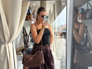 Замшевая сумка с тиснением LEATHER