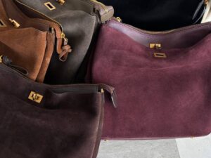 Сумка-хобо женская замшевая LEATHER COUNTRY — фото 1 Сумка-хобо женская замшевая LEATHER COUNTRY