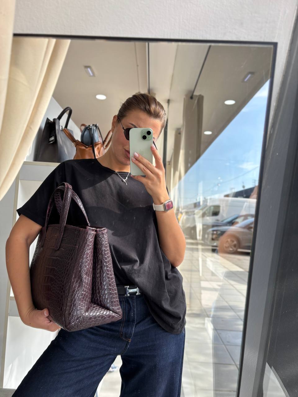Кожаная сумка с тиснением LEATHER