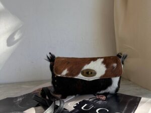 Мини-сумка кросс-боди с ворсом LEATHER