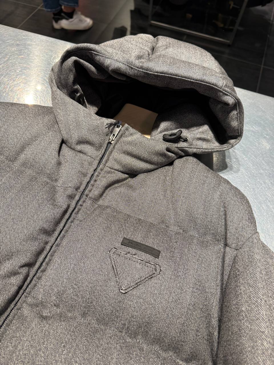 Мужской пуховик с капюшоном Prada
