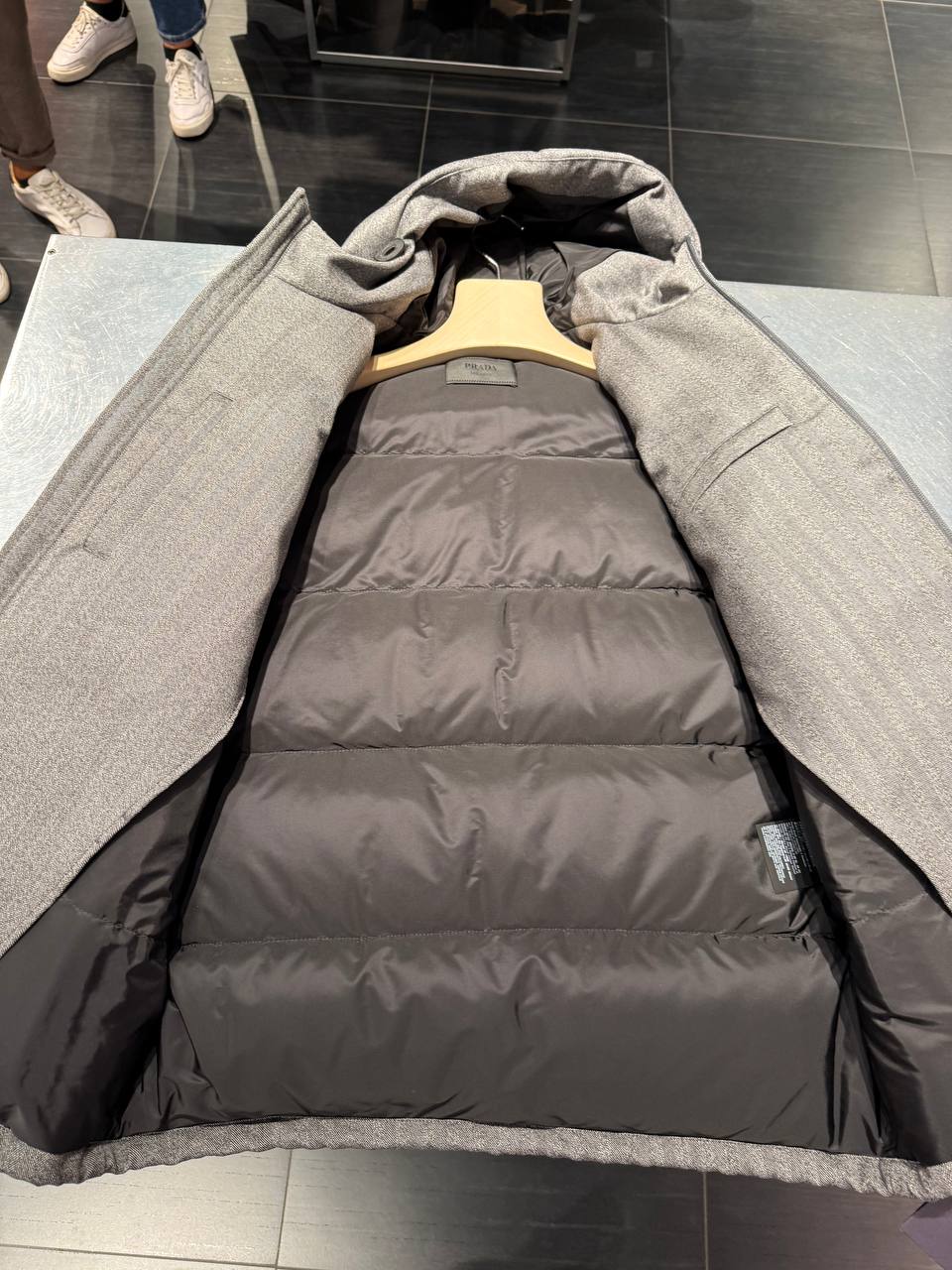 Мужской пуховик с капюшоном Prada
