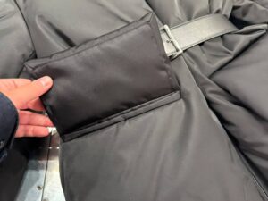Пуховик женский черный Prada Outlet — фото 1 Пуховик женский черный Prada Outlet