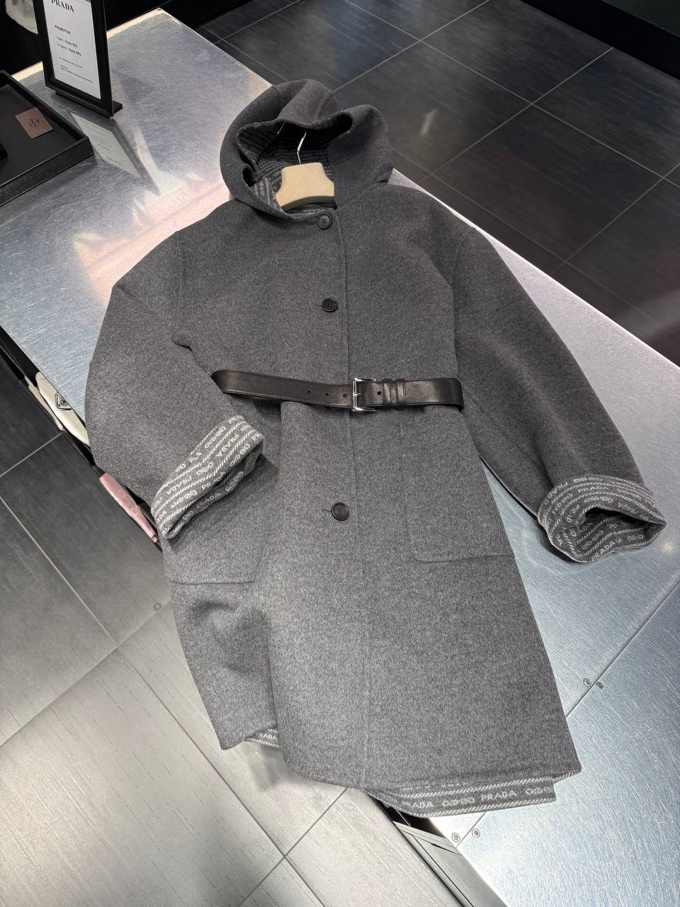 Пальто с капюшоном Prada Prada