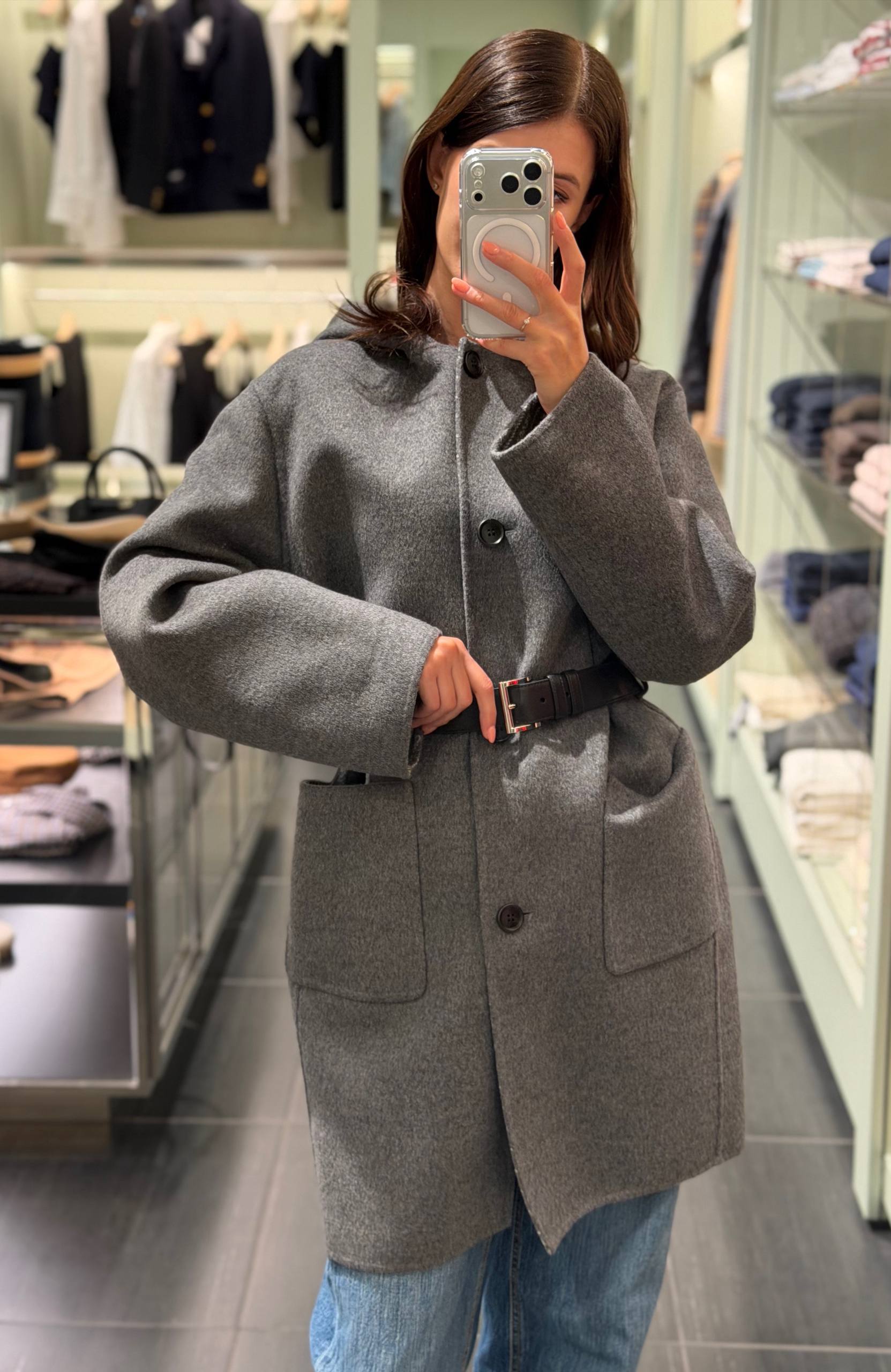 Шерстяное пальто с капюшоном Prada