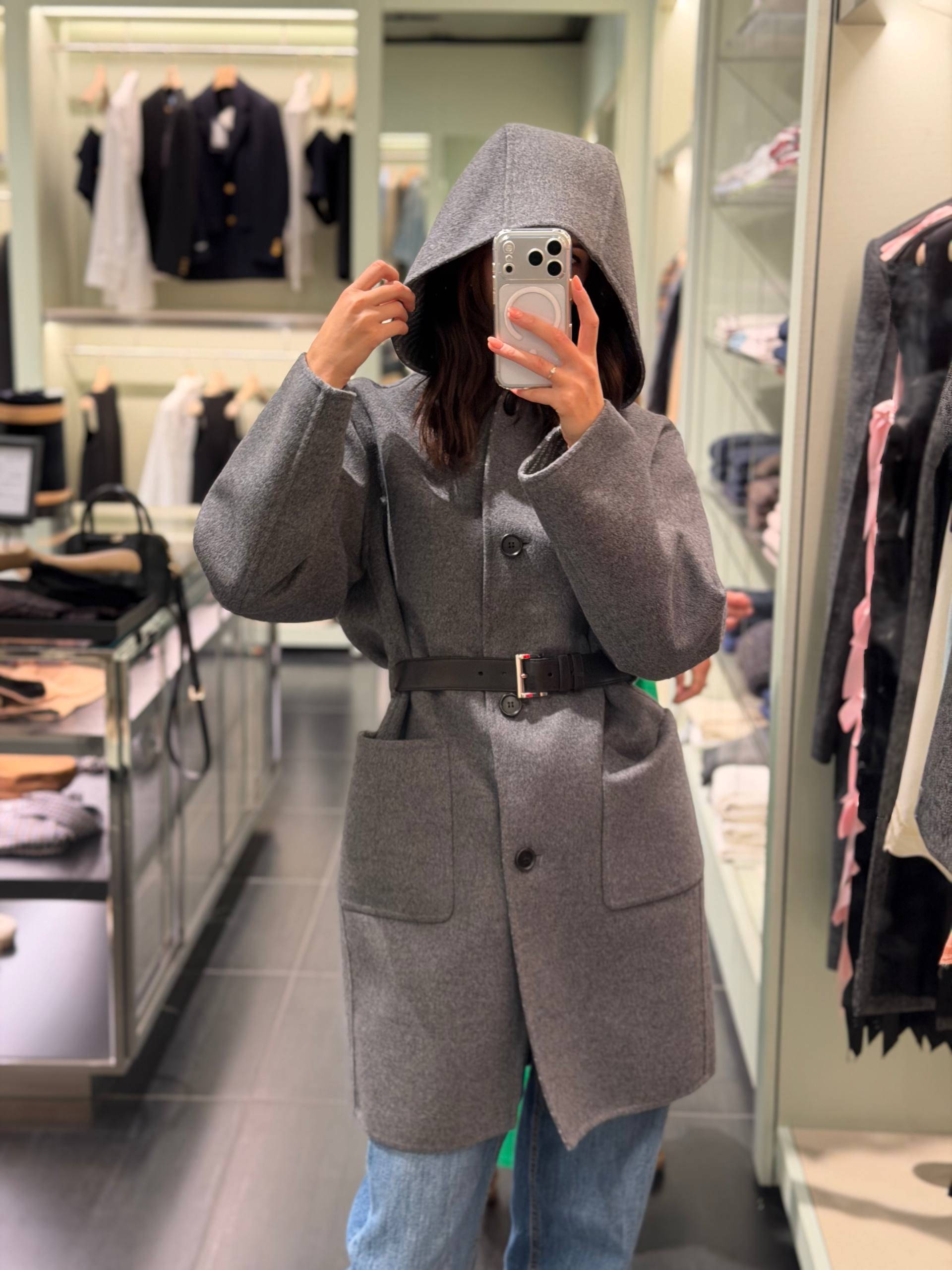 Шерстяное пальто с капюшоном Prada