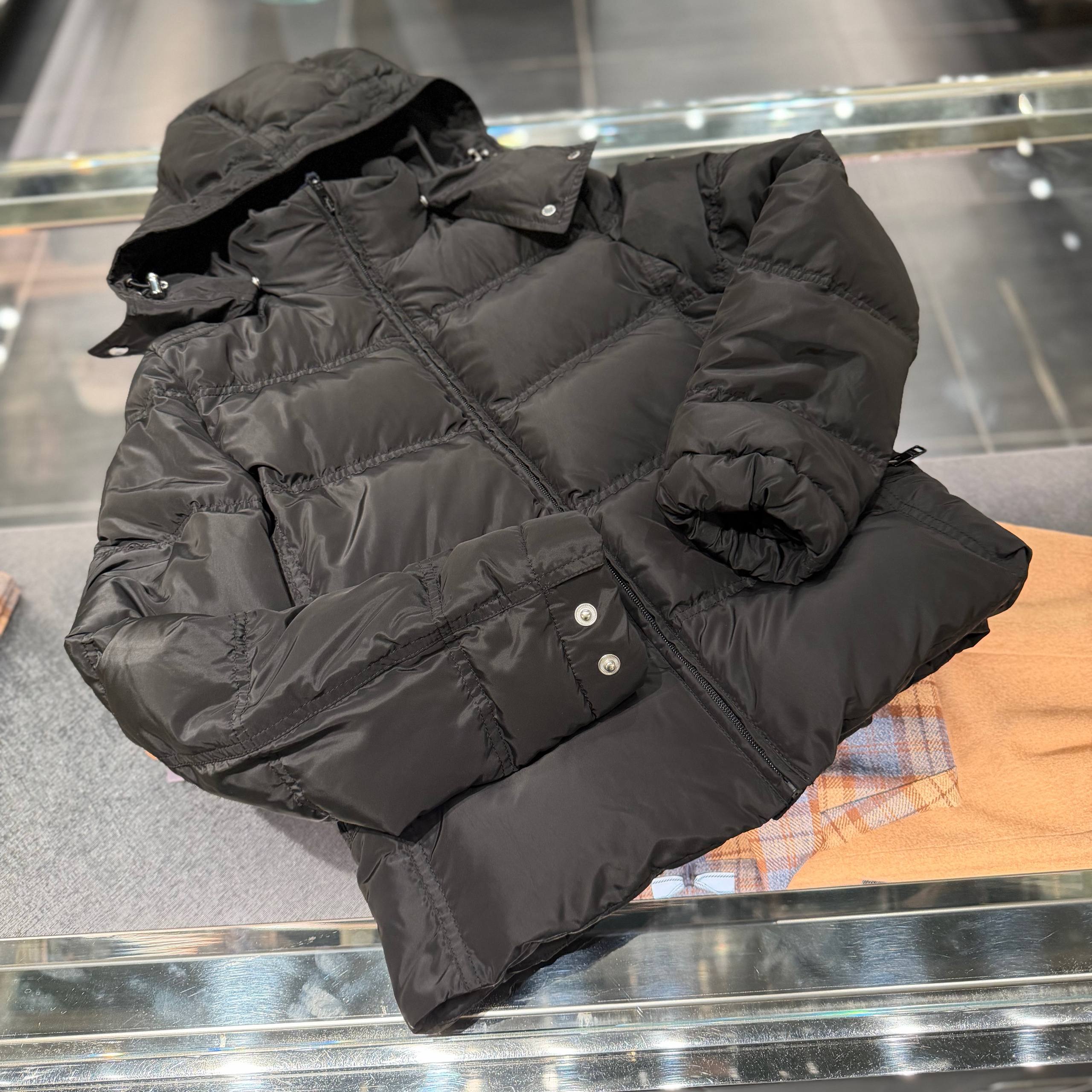 Пуховик женский Prada Prada Outlet
