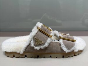 Сабо женские Prada с овчиной — фото 1 Сабо женские Prada с овчиной
