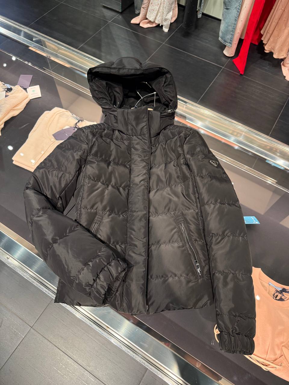 Пуховик женский Prada Prada Outlet