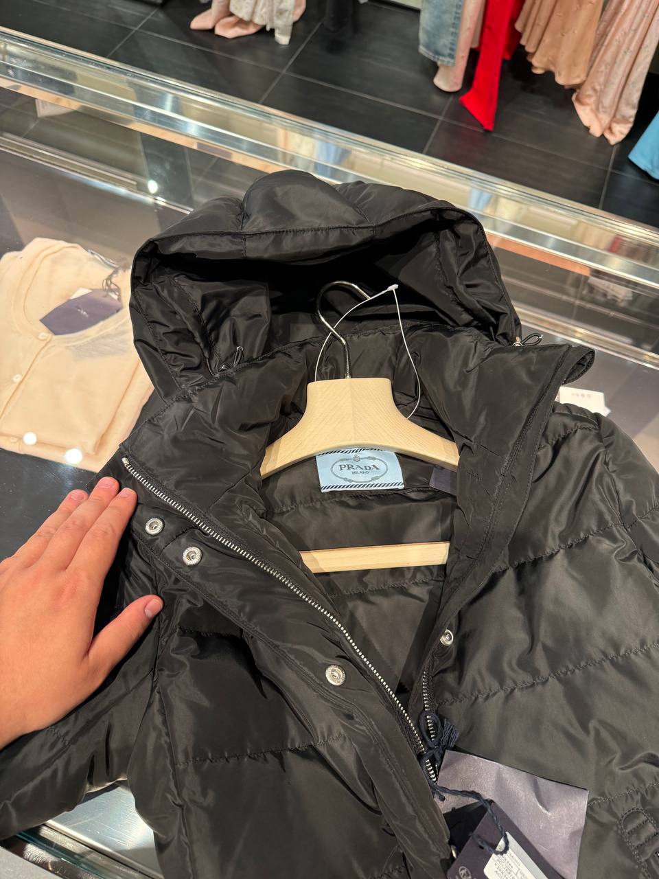 Пуховик женский Prada Prada Outlet