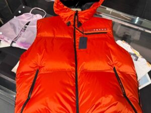 Пуховый жилет Prada Prada Outlet