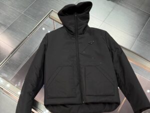 Куртка мужская Prada Re-Nylon Prada