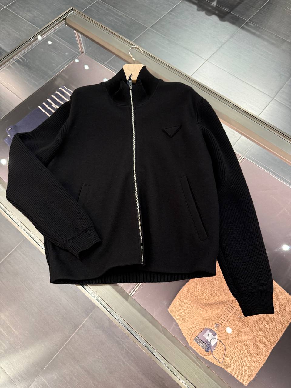 Кардиган-бомбер Prada на молнии Prada