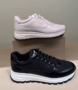 Кроссовки женские Prada Prada Outlet