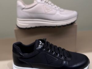 Кроссовки женские Prada Prada Outlet
