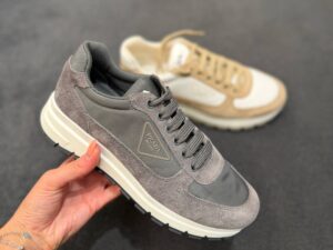 Кроссовки Prada замшевые Prada Outlet
