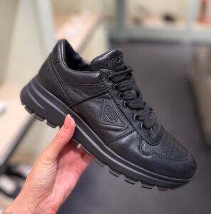 Кожаные кроссовки Prada Prada Outlet
