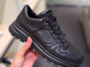Кожаные кроссовки Prada Prada Outlet