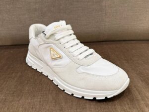 Кроссовки Prada женские Prada Outlet