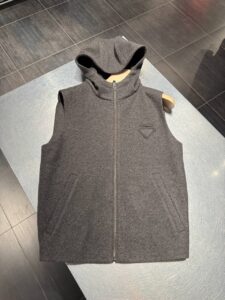 Жилет с капюшоном Prada Prada