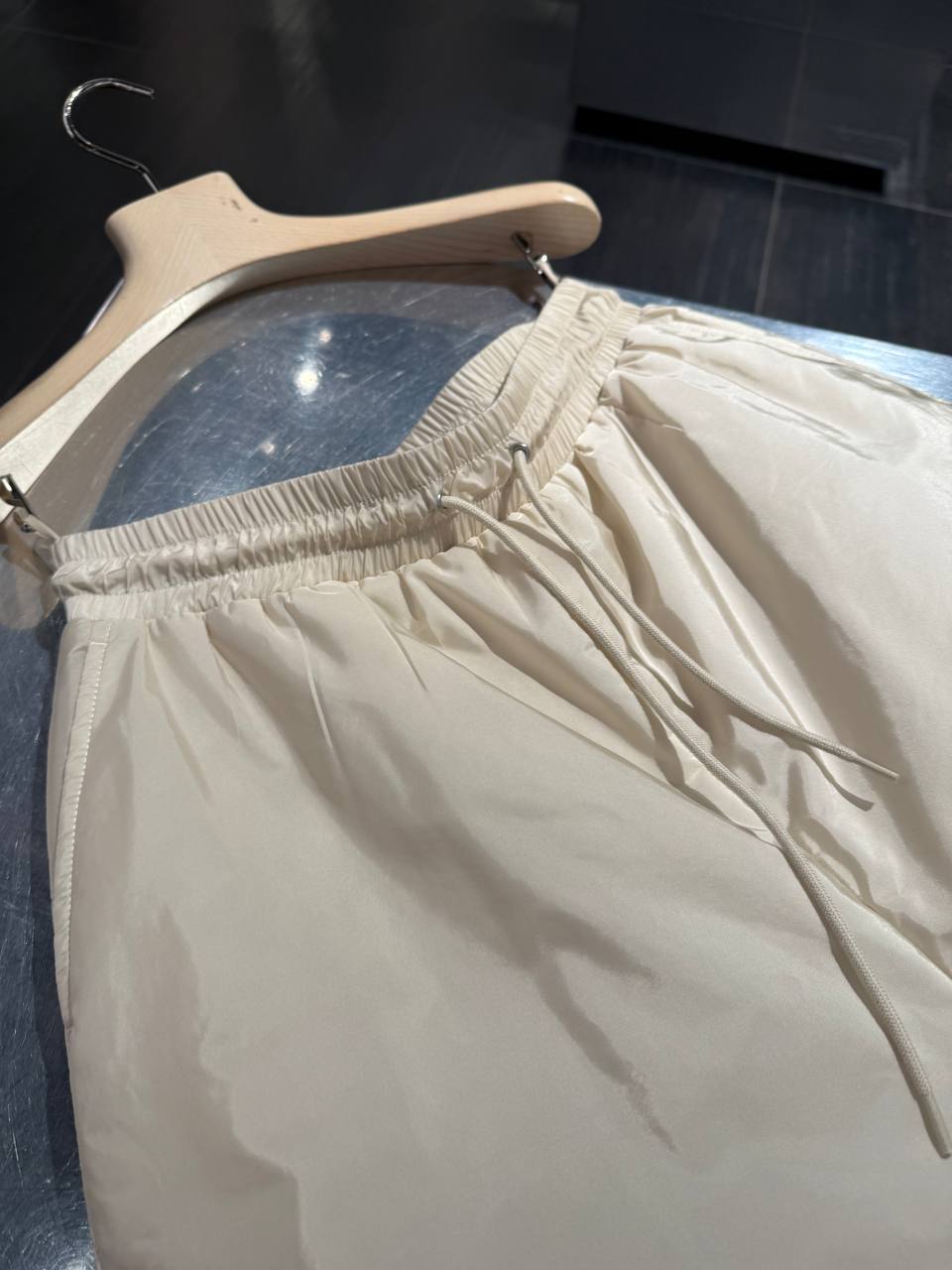 Брюки женские Prada Re-Nylon Prada