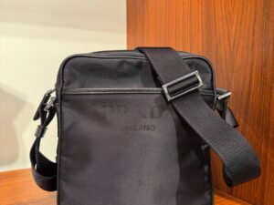 Сумка через плечо Prada Prada