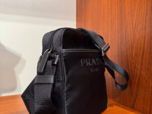 Сумка через плечо Prada Prada