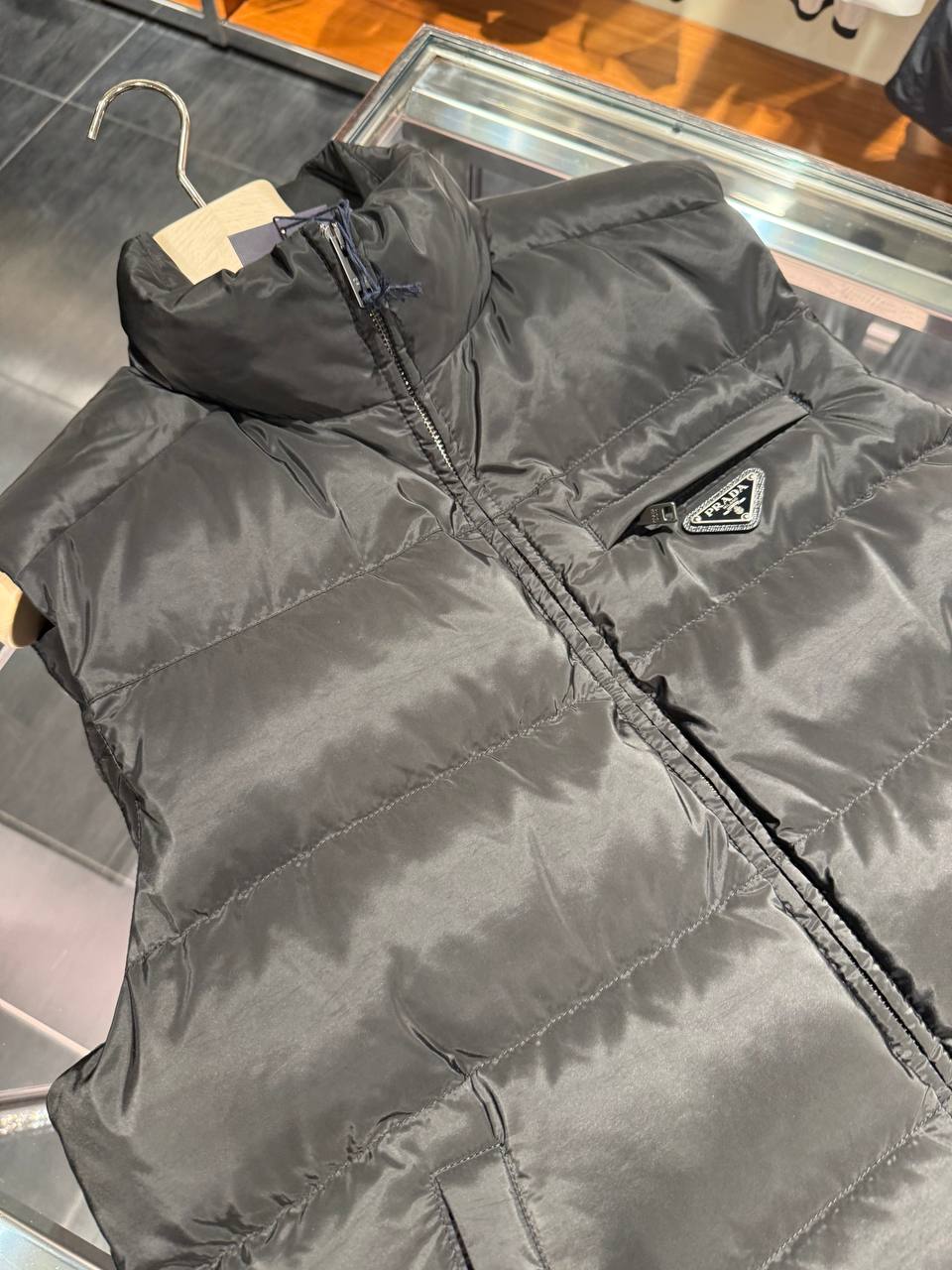 Пуховый жилет Prada Prada Outlet