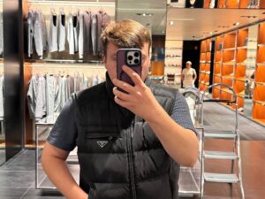 Пуховый жилет Prada Prada Outlet — фото 1 Пуховый жилет Prada Prada Outlet