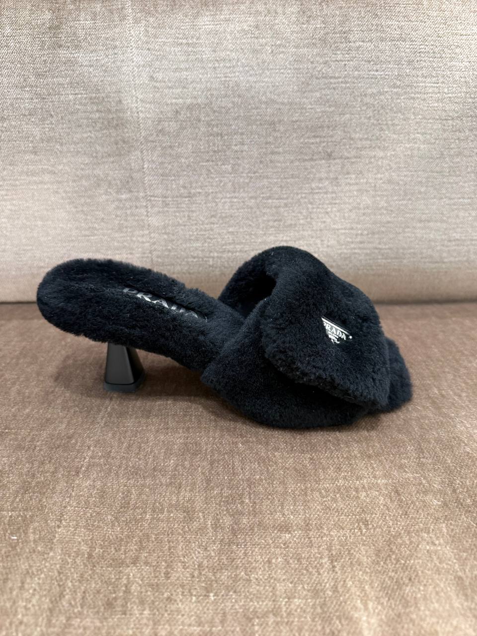 Мюли Prada из овчины Prada