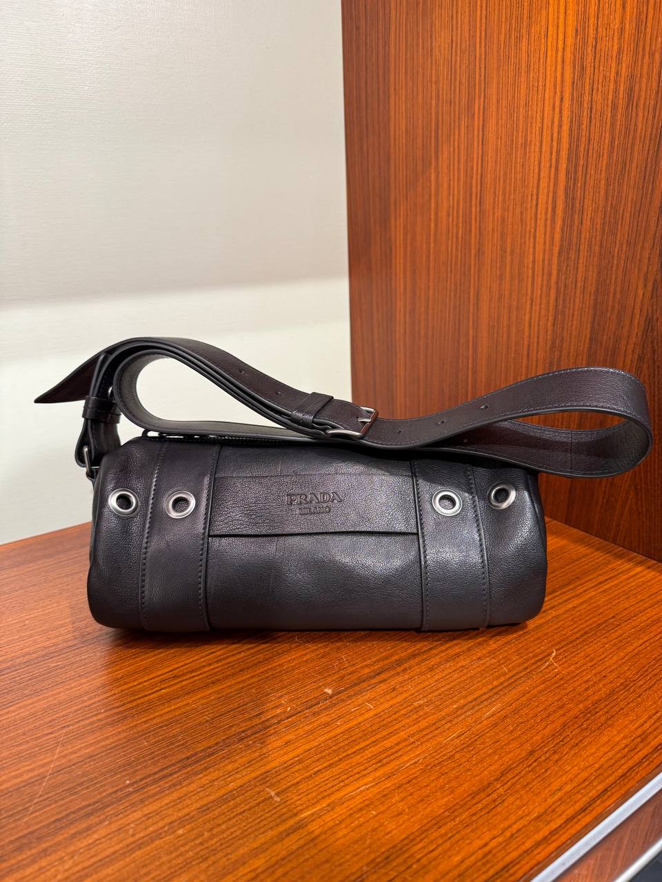 Кожаная сумка кросс-боди Prada Prada