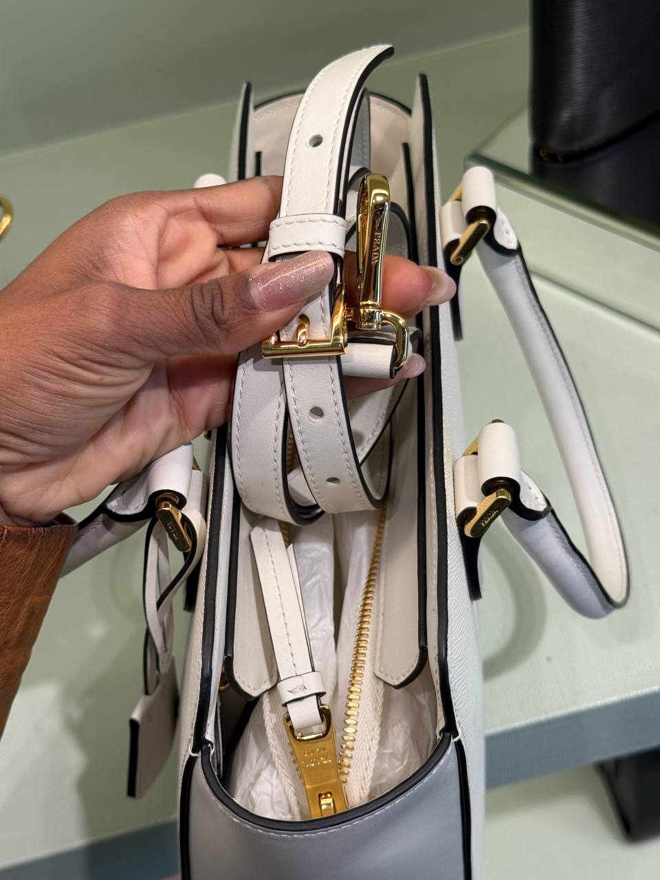 Кожаная сумка Prada Saffiano Prada