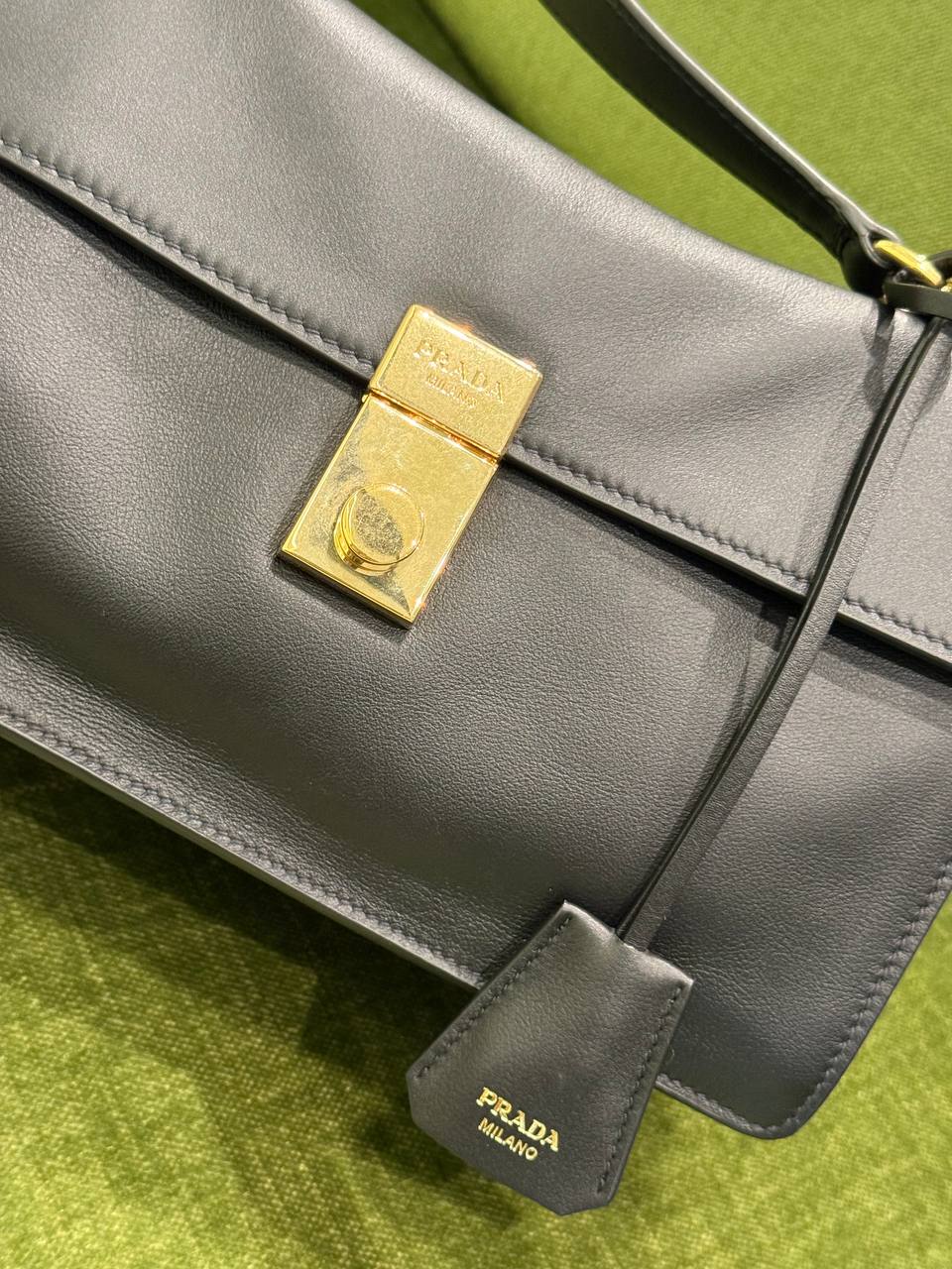 Кожаная сумка Prada Prada Outlet