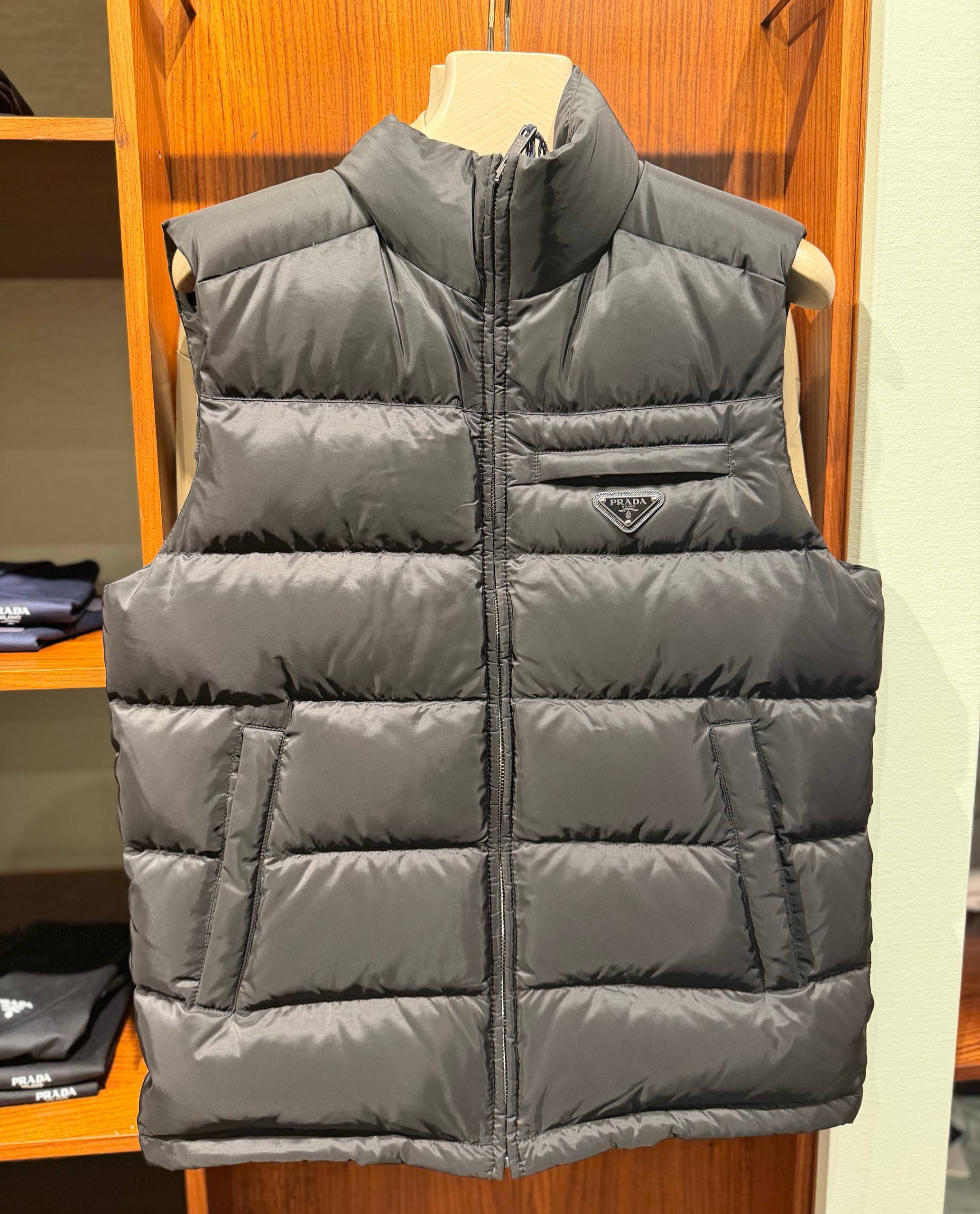 Пуховый жилет Prada Prada Outlet
