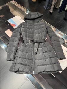 Пуховик женский Prada Prada Outlet
