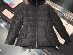 Пуховик женский Prada Prada Outlet 2 3