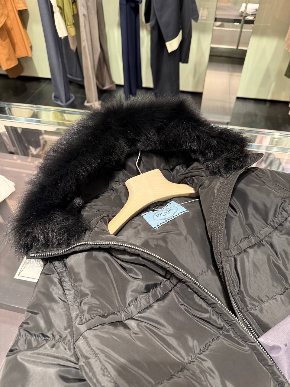 Пуховик женский Prada Prada Outlet 2 3