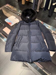 Пуховик женский Prada Prada Outlet 2 3 4