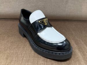 Лоферы женские Prada Prada Outlet