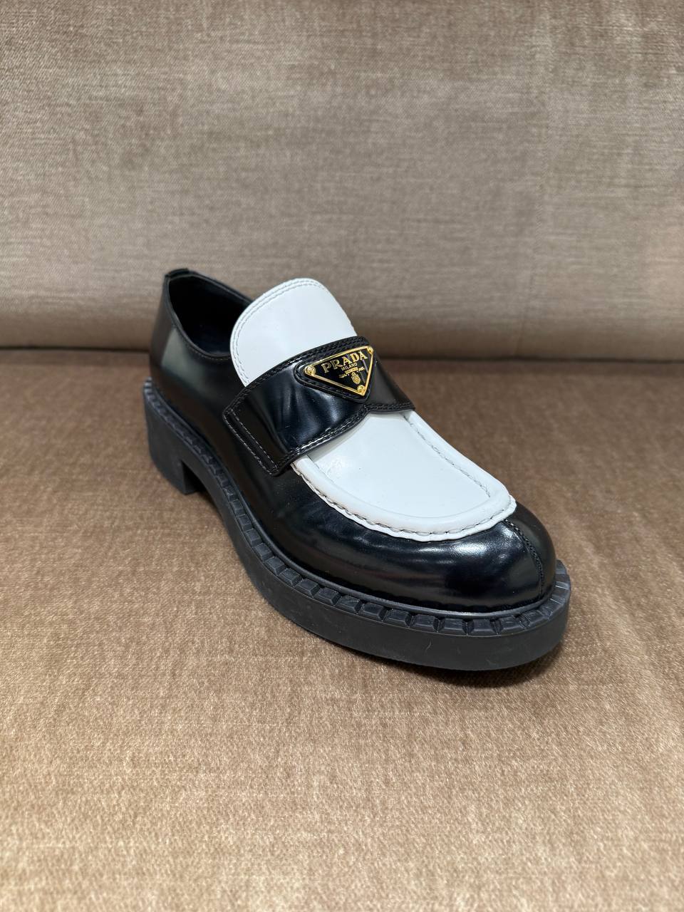 Лоферы женские Prada Prada Outlet