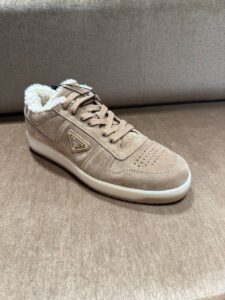 Замшевые кеды с овчиной Prada