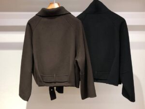 Укороченная шерстяная куртка MaxMara — фото 1 Укороченная шерстяная куртка MaxMara