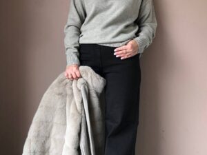 Женский джемпер с высоким MaxMara — фото 1 Женский джемпер с высоким MaxMara