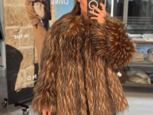 Полушубок из экомеха Marina MaxMara — фото 1 Полушубок из экомеха Marina MaxMara